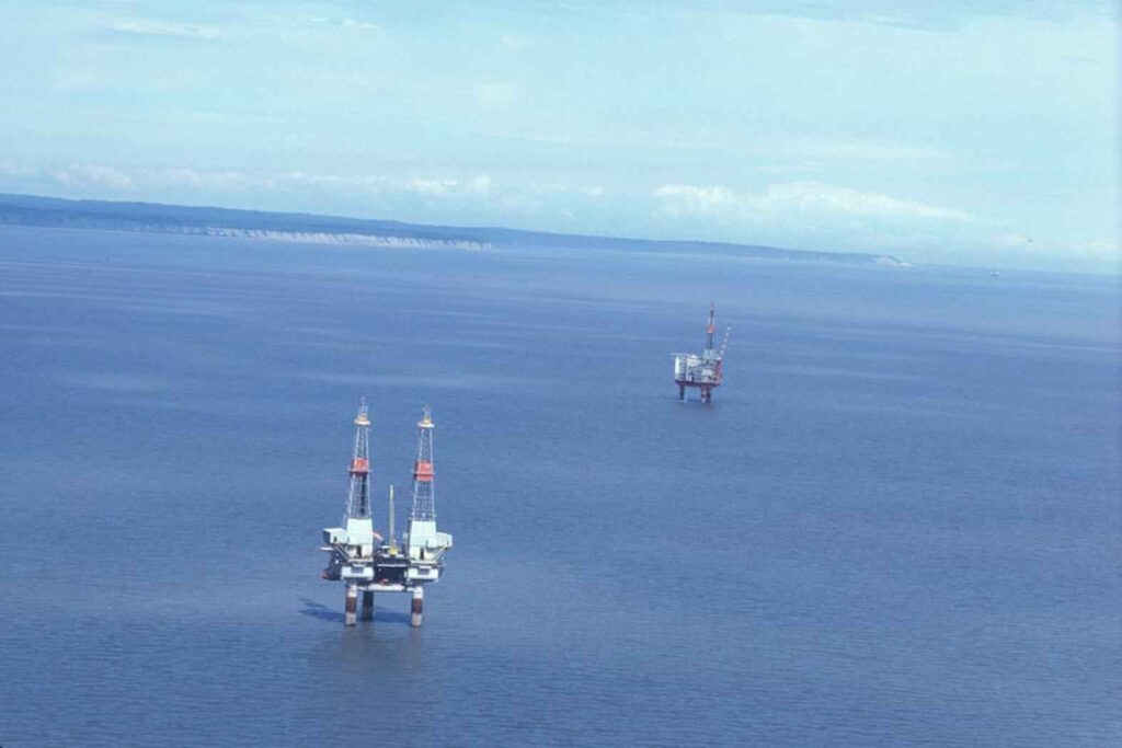 oil-drilling-platform-1024x683 Ibama Autoriza a Petrobras a Iniciar a Perfuração Exploratória na Margem Equatorial