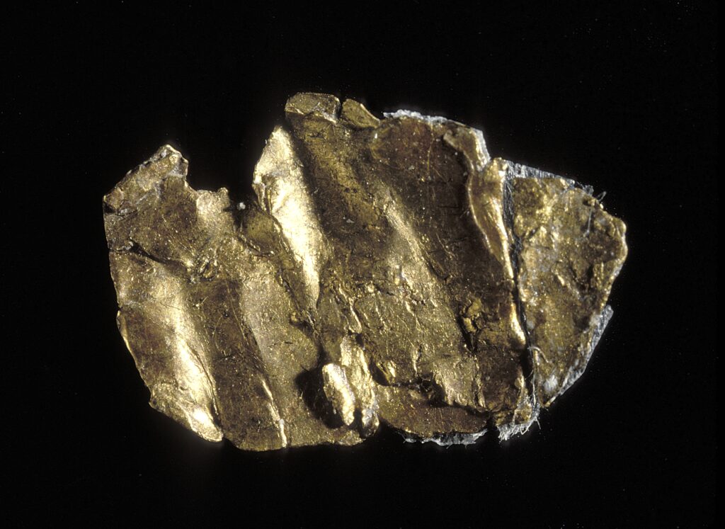 Ouro-1024x747 Os Minerais do Dia dos Namorados: Do Anel de Diamante ao Smartphone